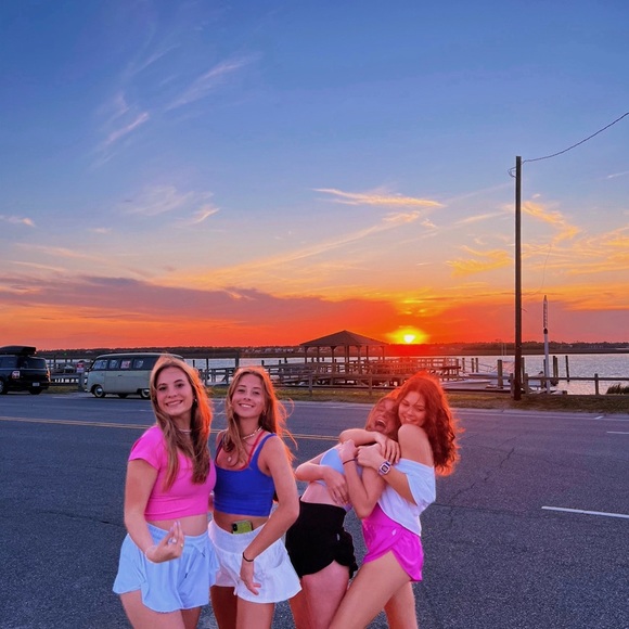 Meet your Posher, Harper - Picture 1 of 5